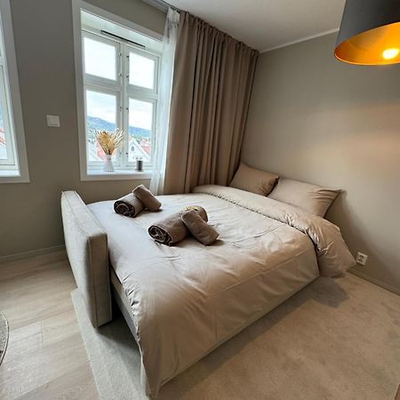 Leilighet I Bergens Vakreste Gate - Nydelig Utsikt Over Innseilingen Til Bergen! Esterno foto