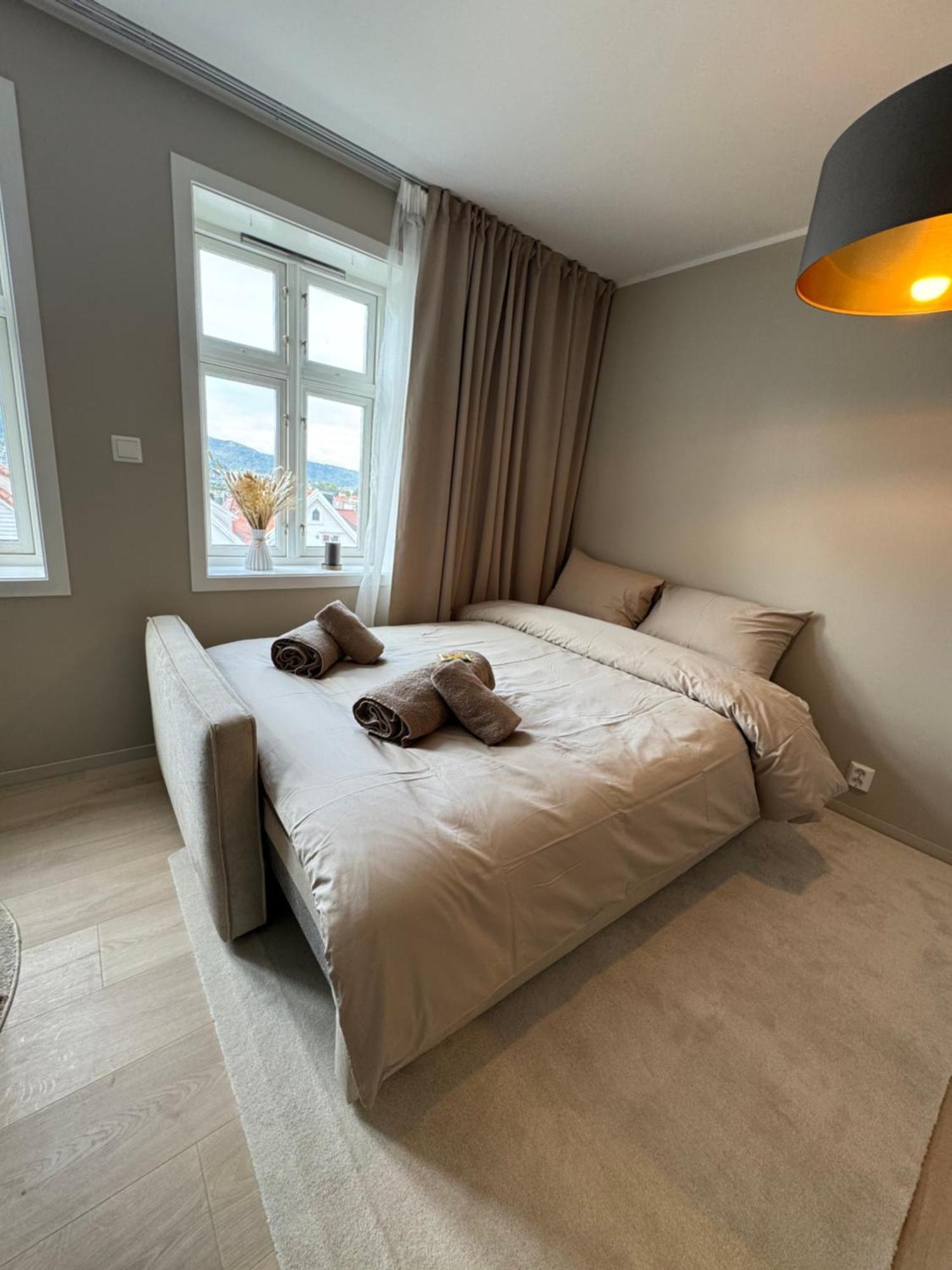 Leilighet I Bergens Vakreste Gate - Nydelig Utsikt Over Innseilingen Til Bergen! Esterno foto