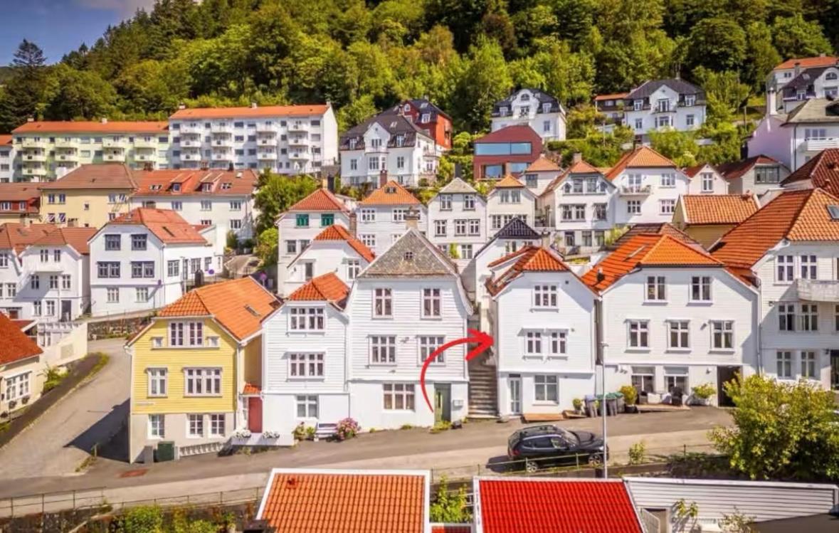 Leilighet I Bergens Vakreste Gate - Nydelig Utsikt Over Innseilingen Til Bergen! Esterno foto